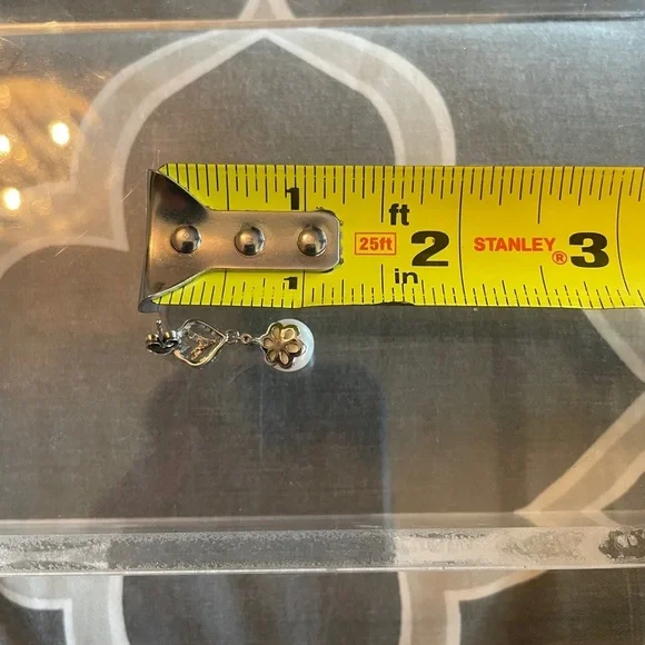 Pearl Earrings​​ - Picture 6 of 6